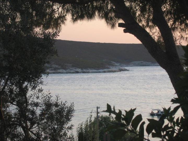 Teras Motel Foça Exterior photo