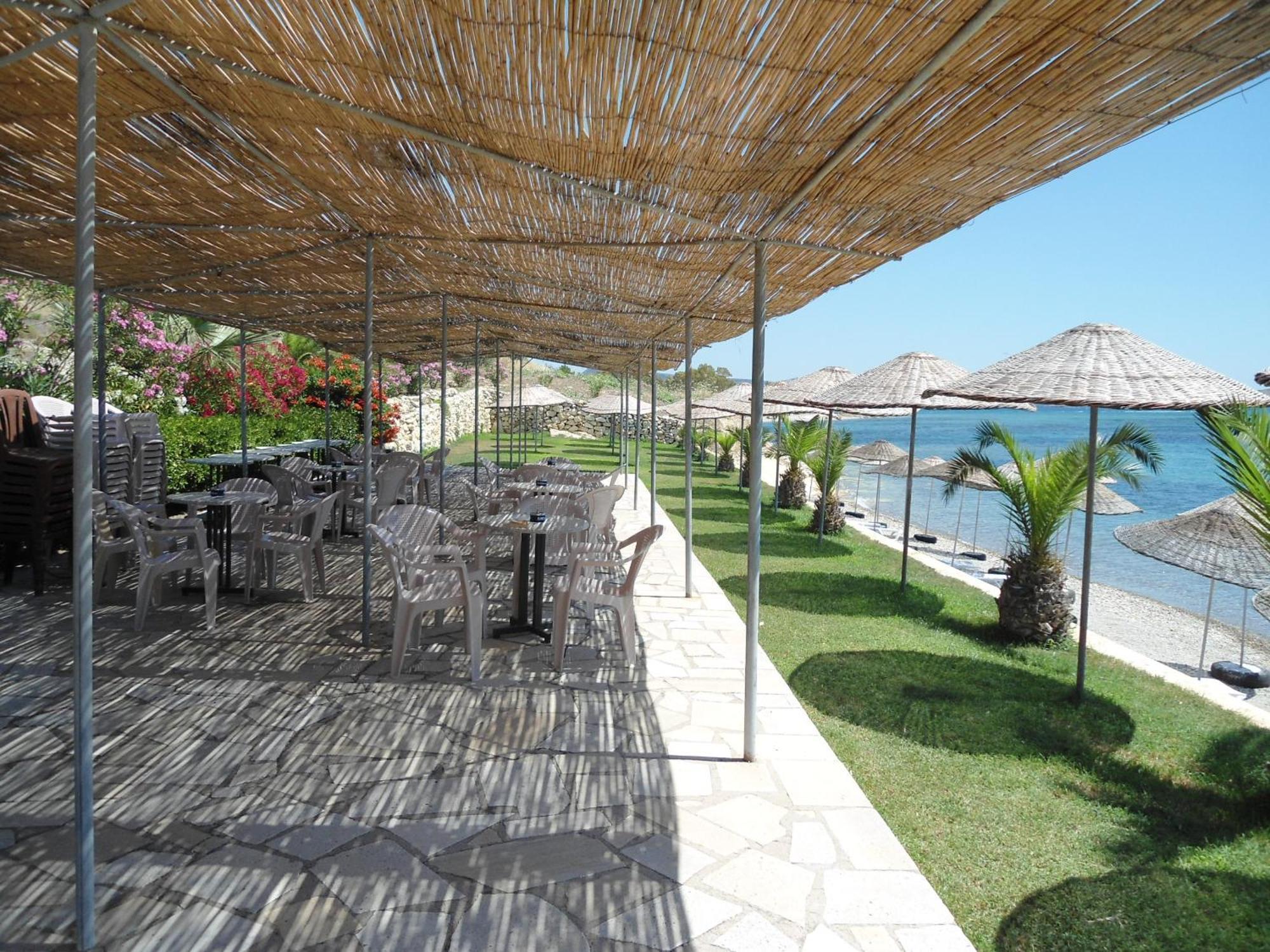 Teras Motel Foça Exterior photo